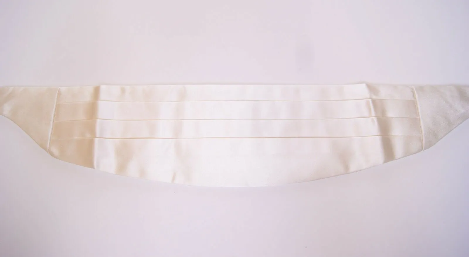 Dolce & Gabbana Men's Elegant White Silk Cummerbund