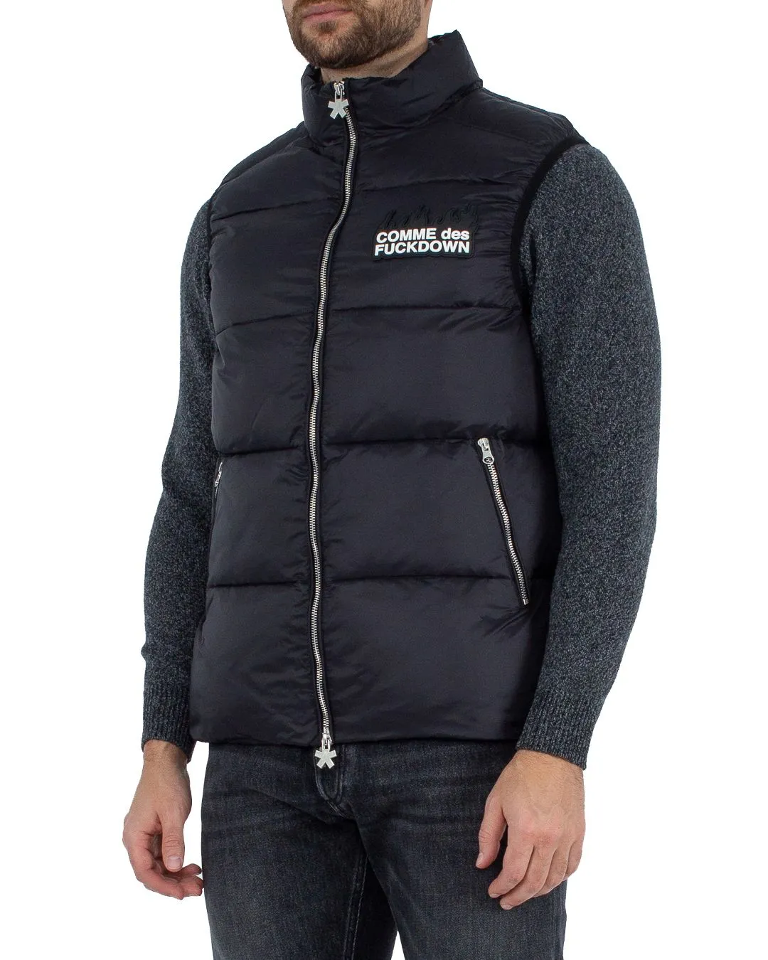 Comme Des Fuckdown Men's Sleek Sleeveless Padded Gilet with Rubber Logo