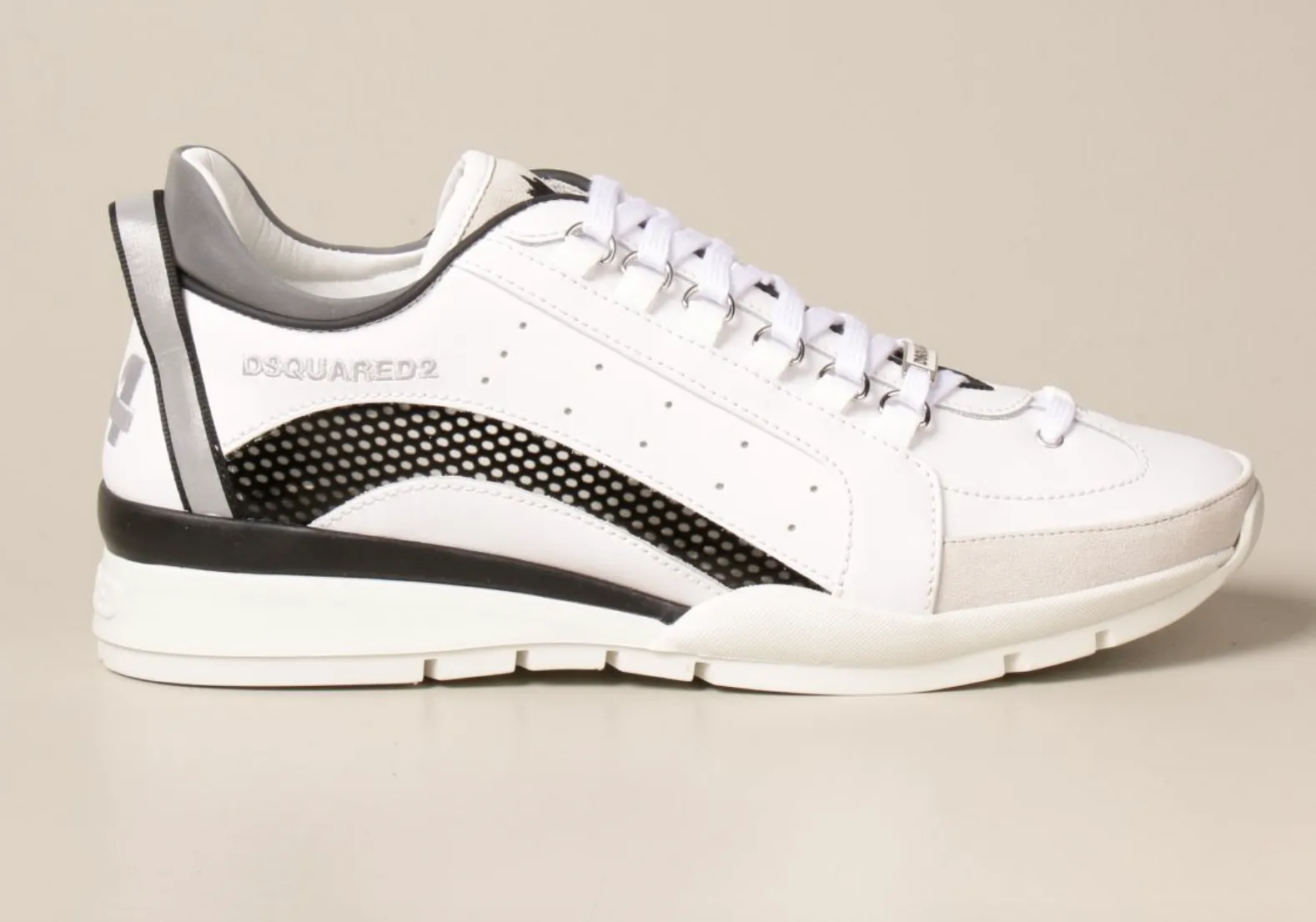Dsquared² Men's Sleek White Leather Sneakers with Metal Plaque