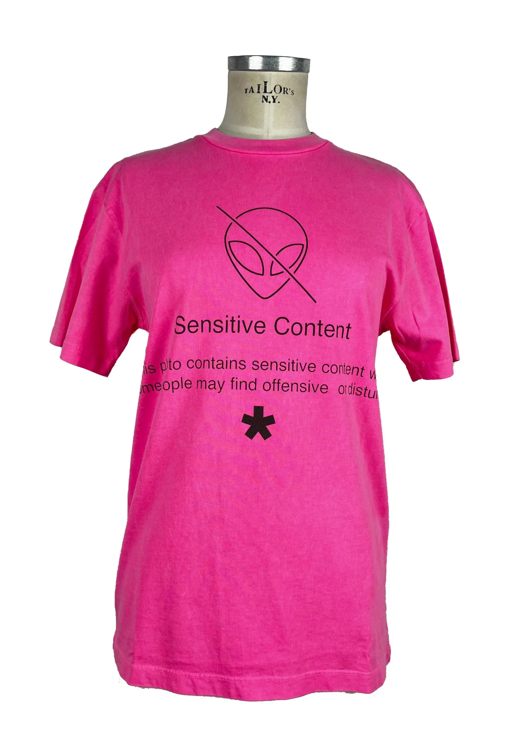 Comme Des Fuckdown Women's Vivid Fuchsia Cotton Graphic Tee