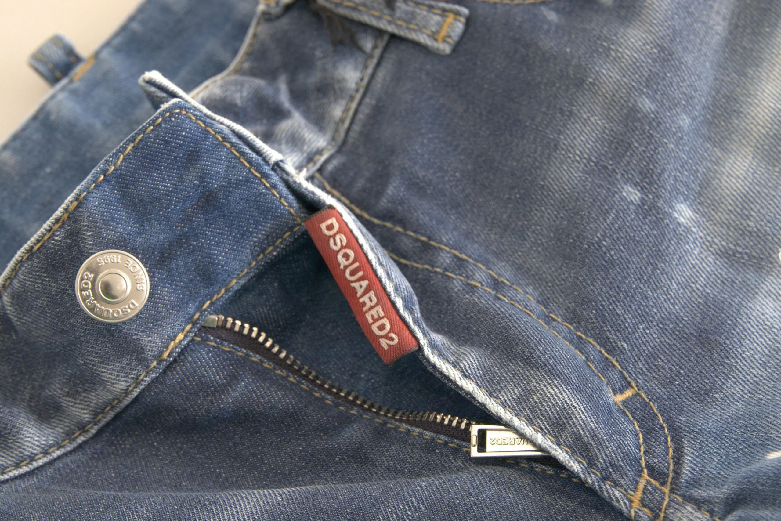 Dsquared² Women's Elegant Mid Waist Flared Denim Jeans
