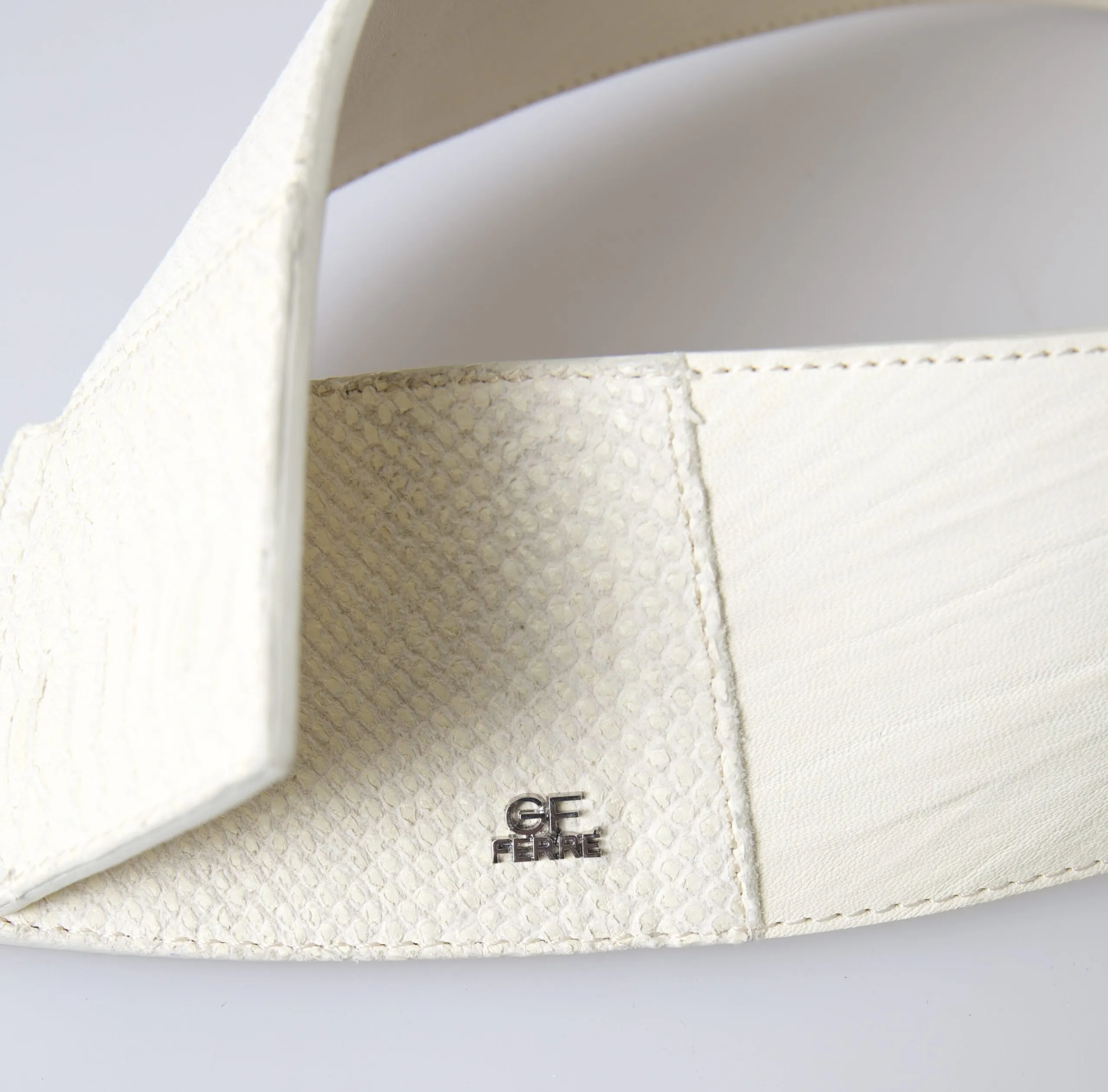 GF Ferre Women's Chic Off White Snap Button Fashion Belt