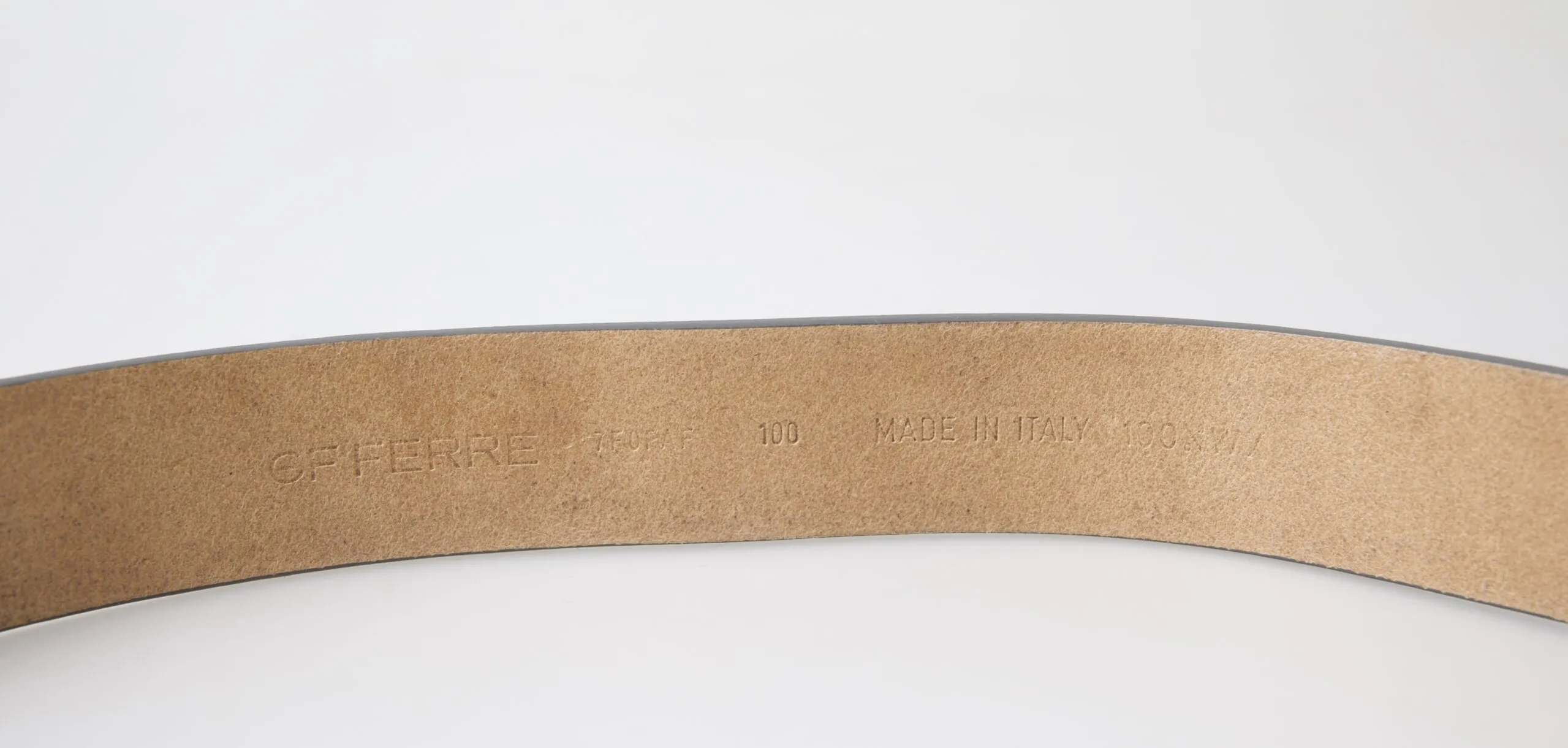 GF Ferre Women's Elegant Leather Fashion Belt with Engraved Buckle