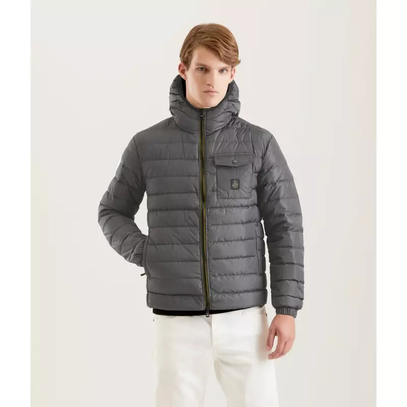 Refrigiwear Men's Sleek Gray Hooded Down Jacket with Zip Closure