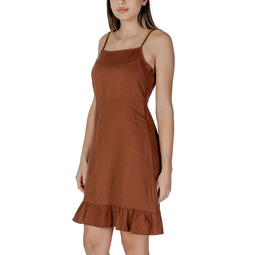 B.Young Women's Brown Linen Dress