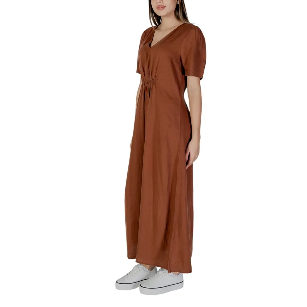 B.Young Women's Brown Linen Dress