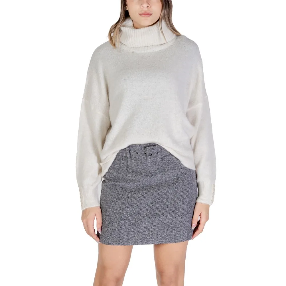 ICHI Women's Cream Acrylic Sweater