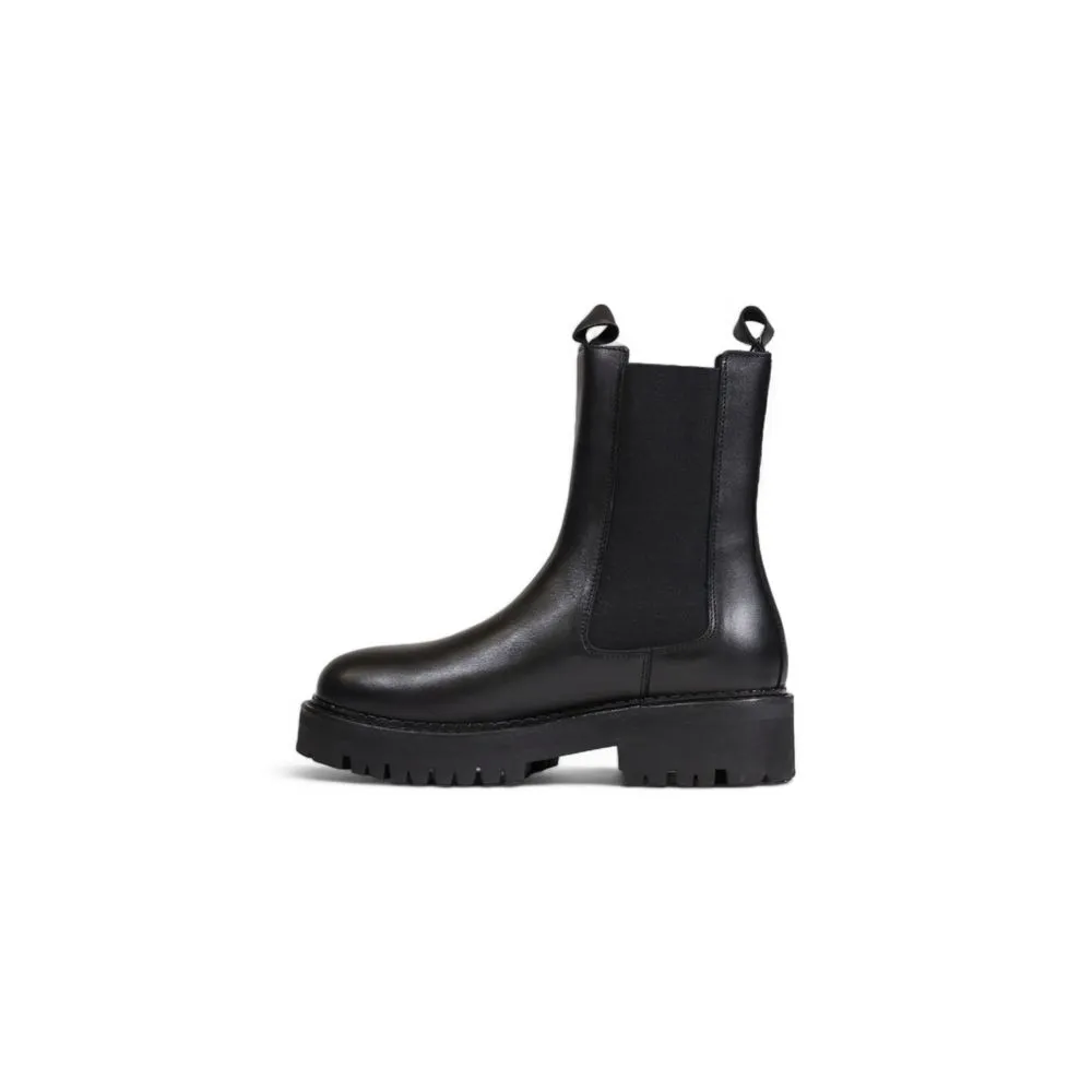 Tommy Hilfiger Women's Black Leather Boot