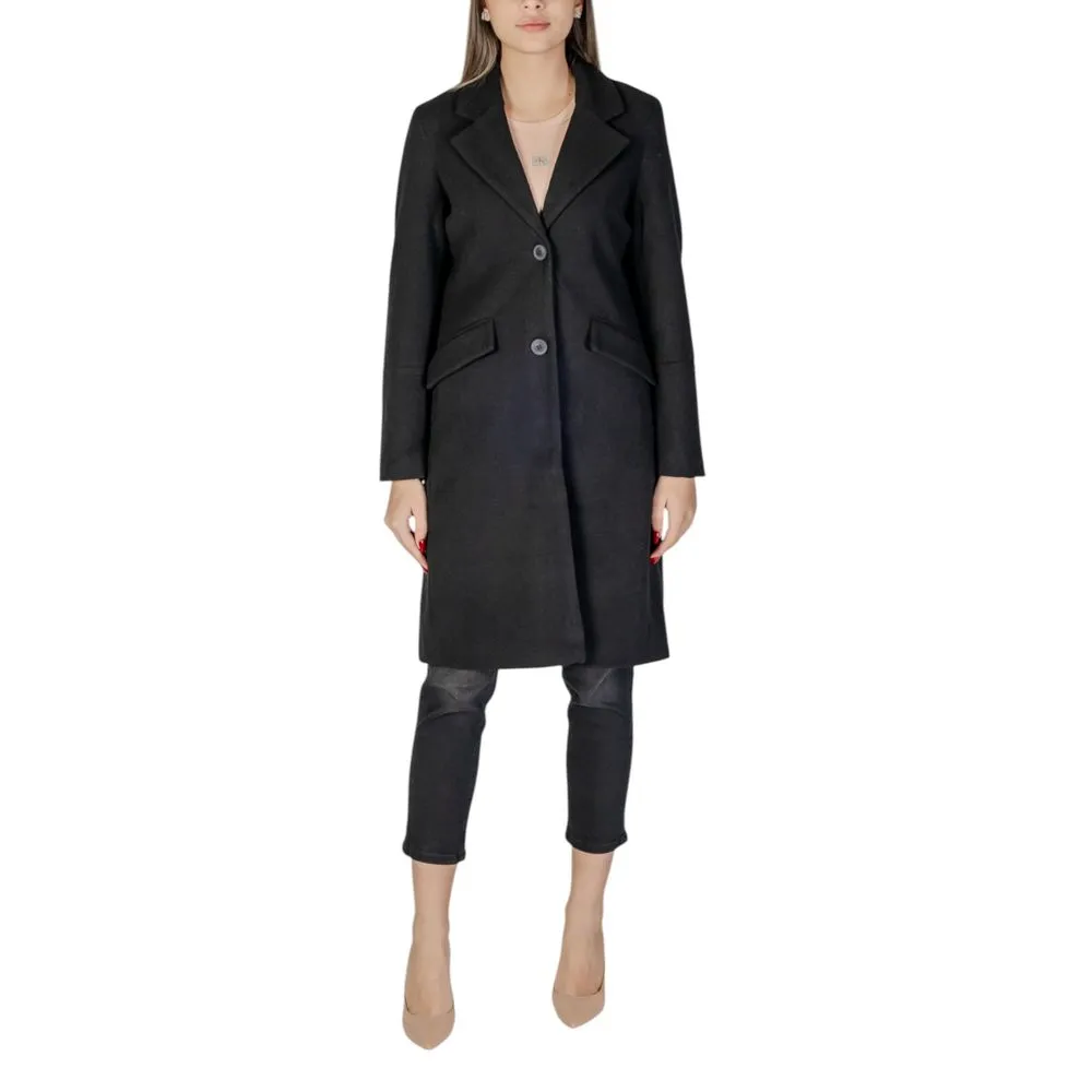 Vero Moda Women's Black Polyester Jackets & Coat