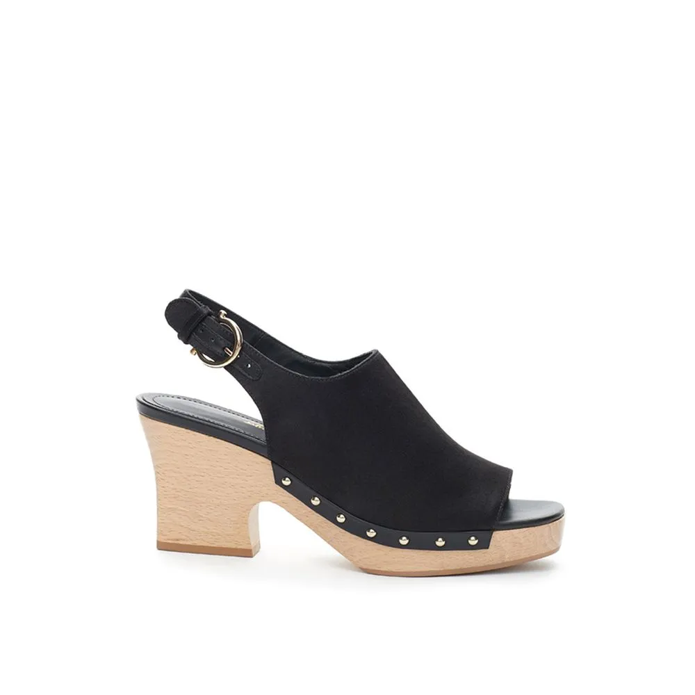 Salvatore Ferragamo Women's Elegant Leather Black Sandals