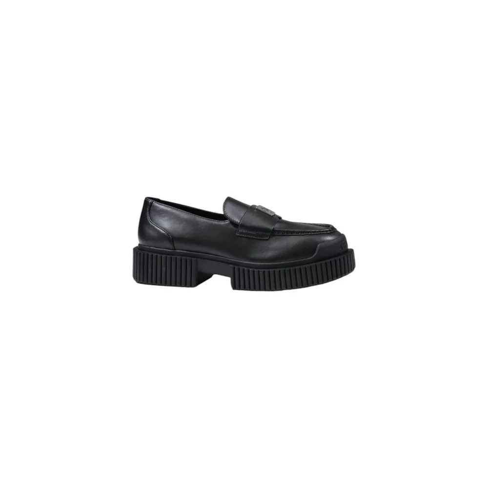 Armani Exchange Women's Black Leather Flat Shoe