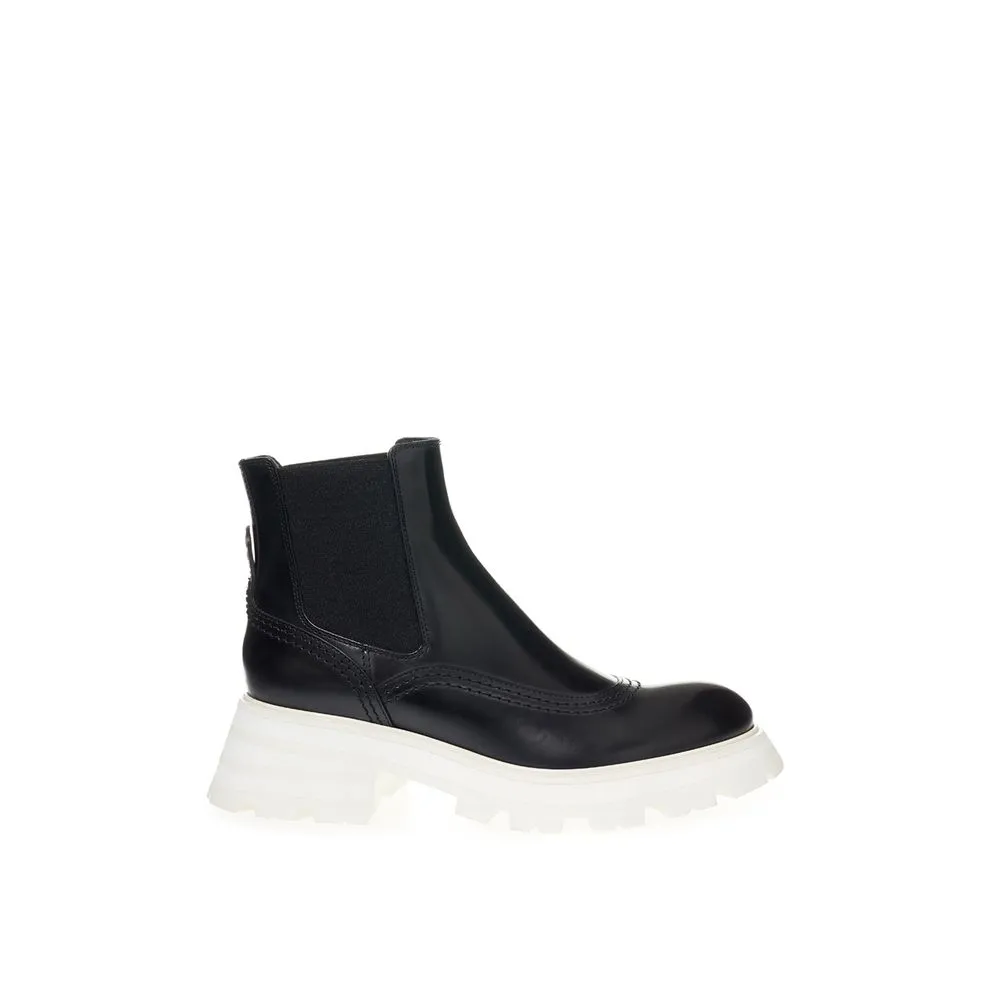 Alexander McQueen Women's Elegant Leather Boots in Timeless Black