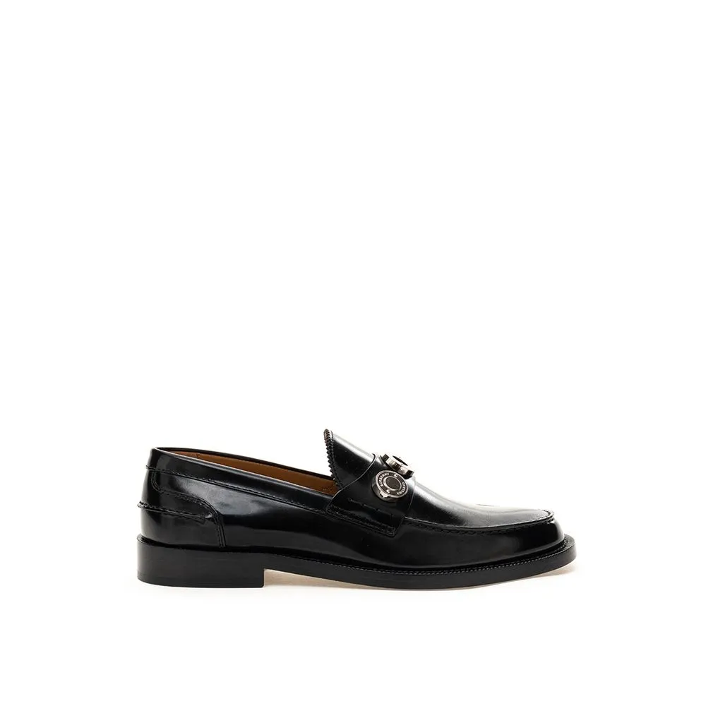 Burberry Women's Elegant Leather Flat Shoes in Timeless Black