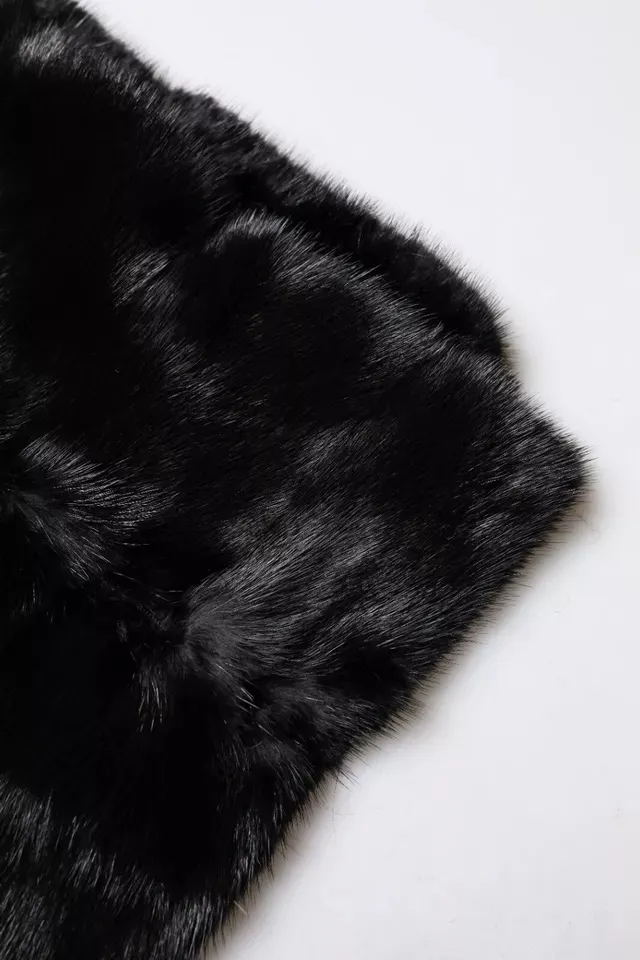 Dolce & Gabbana Women's Black Fur Shawl Neck Wrap Cover Collar Scarf