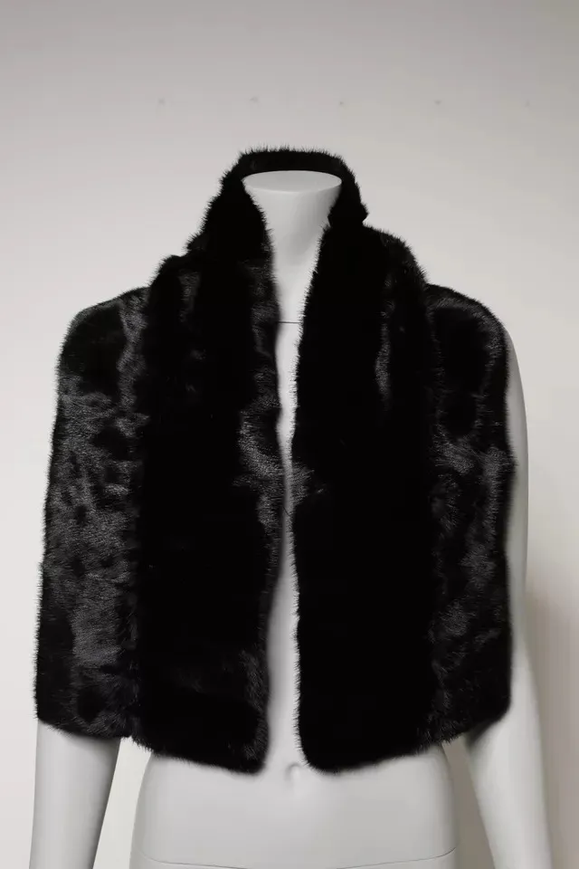 Dolce & Gabbana Women's Black Fur Shawl Neck Wrap Cover Collar Scarf