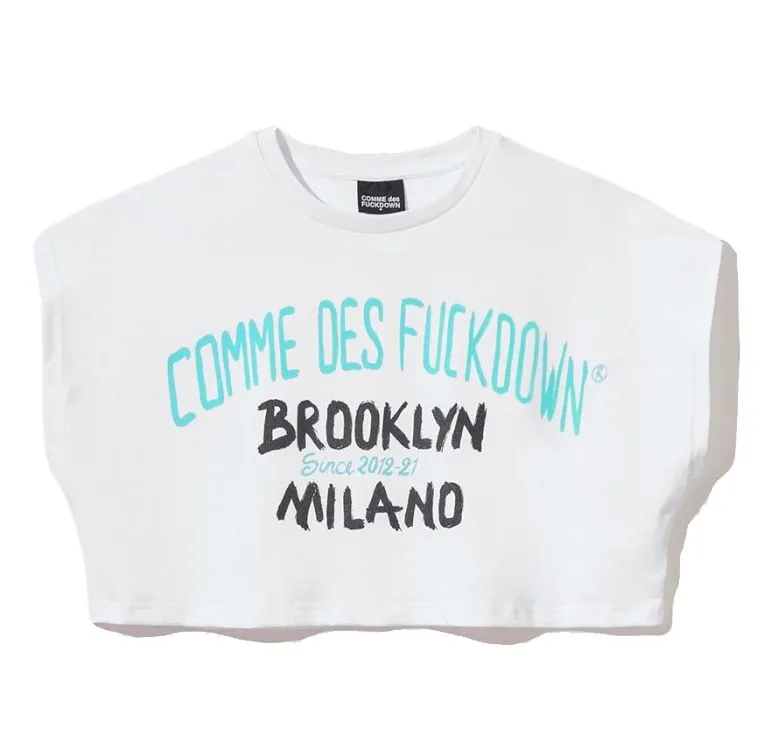 Comme Des Fuckdown Women's Chic Sleeveless Logo Tee in Pristine White