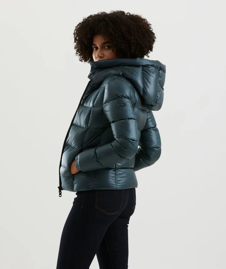 Refrigiwear Women's Elegant Quilted Women's Short Down Jacket
